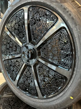 Гуми с джанти Pirelli 325/35R23