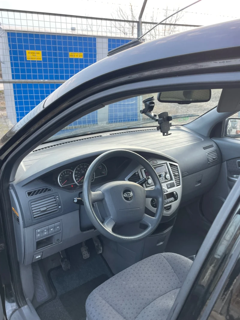 Kia Carens, снимка 10 - Автомобили и джипове - 49274175