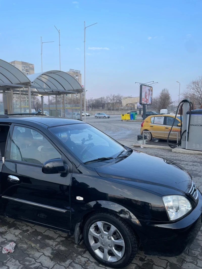 Kia Carens, снимка 5 - Автомобили и джипове - 49274175