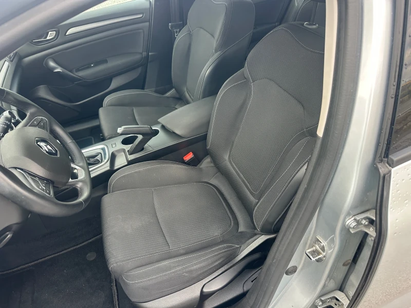 Renault Megane, снимка 11 - Автомобили и джипове - 50841179