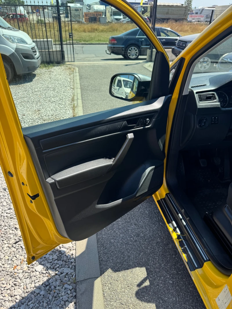 VW Caddy 2.0 TDI 4MOTION, снимка 16 - Автомобили и джипове - 51919946