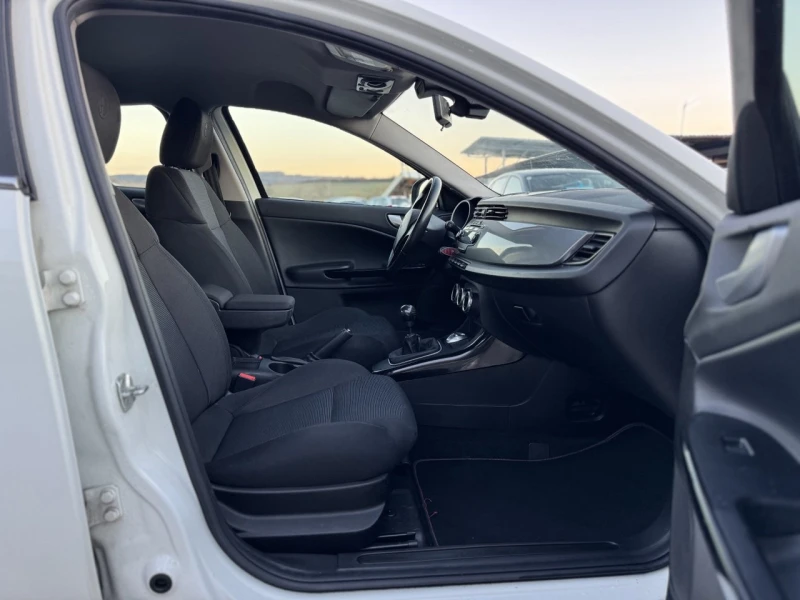 Alfa Romeo Giulietta 1.6JTD -10%, снимка 11 - Автомобили и джипове - 52403863