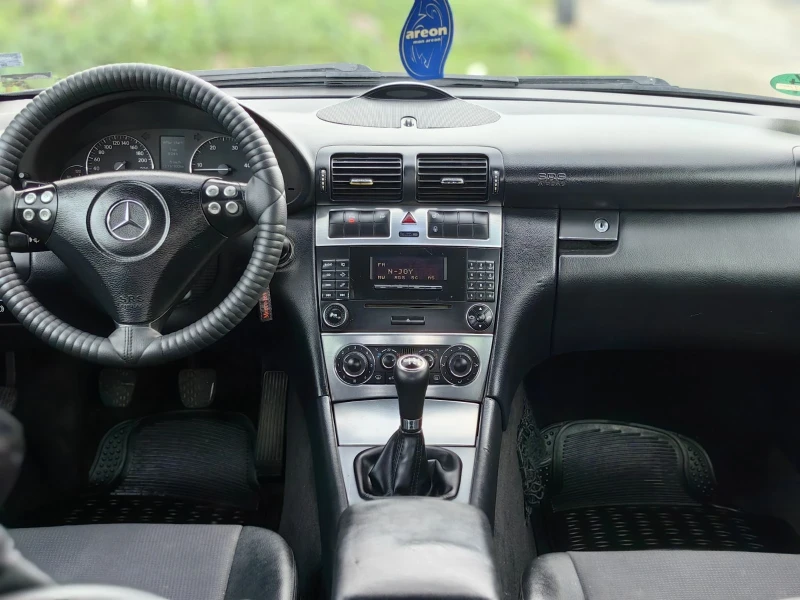 Mercedes-Benz C 220 Sport Coupe, снимка 8 - Автомобили и джипове - 52554736