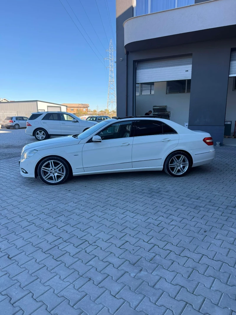 Mercedes-Benz E 220, снимка 7 - Автомобили и джипове - 52697687