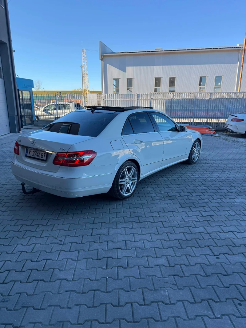 Mercedes-Benz E 220, снимка 5 - Автомобили и джипове - 52697687