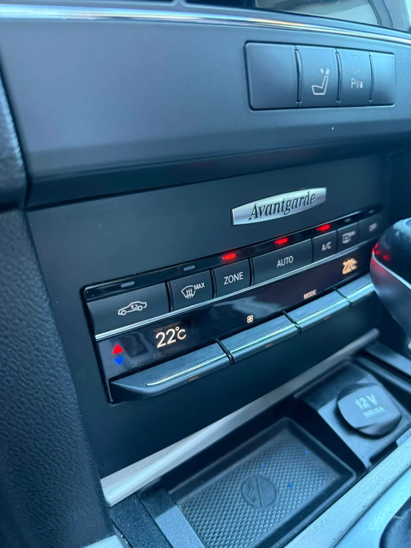 Mercedes-Benz E 220, снимка 14 - Автомобили и джипове - 52697687