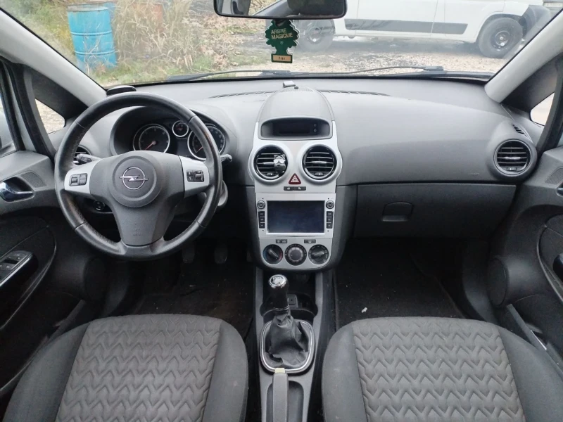 Opel Corsa, снимка 8 - Автомобили и джипове - 52976224