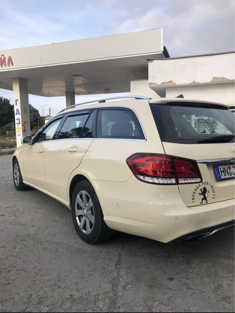 Mercedes-Benz E 200, снимка 4 - Автомобили и джипове - 53065315