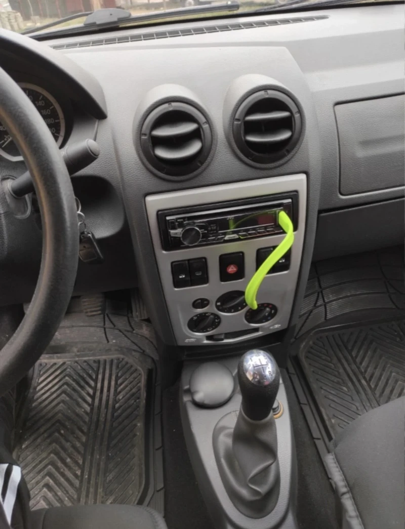 Dacia Logan 1.4 Gas, снимка 10 - Автомобили и джипове - 53237506