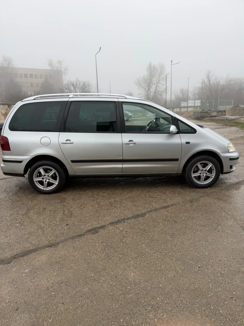 VW Sharan 2.0 TDI ИТАЛИЯНСКИ 6+ 1, снимка 7 - Автомобили и джипове - 53462371
