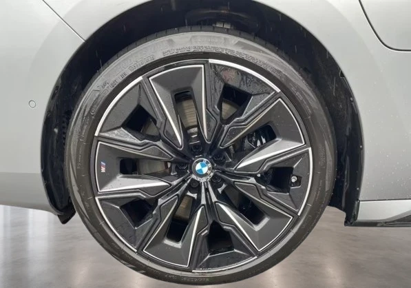BMW 760 e M xDrive = Executive Drive Pro = Гаранция, снимка 3 - Автомобили и джипове - 55889880