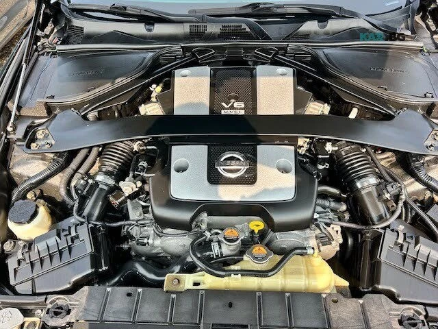 Nissan 370Z АвтоКредит * (ЦЕНА ДО БГ), снимка 11 - Автомобили и джипове - 56135051