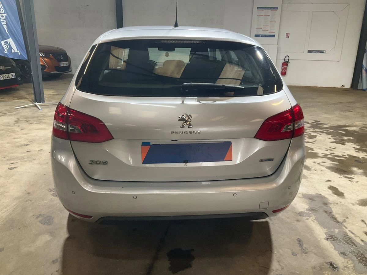 Peugeot 308 1.6 Blue-HDi Business Pack - изображение 6