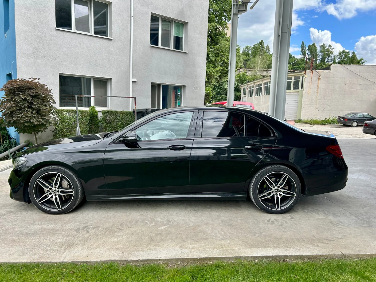 Mercedes-Benz E 220 4MATIC 9G-TRONIC - изображение 4