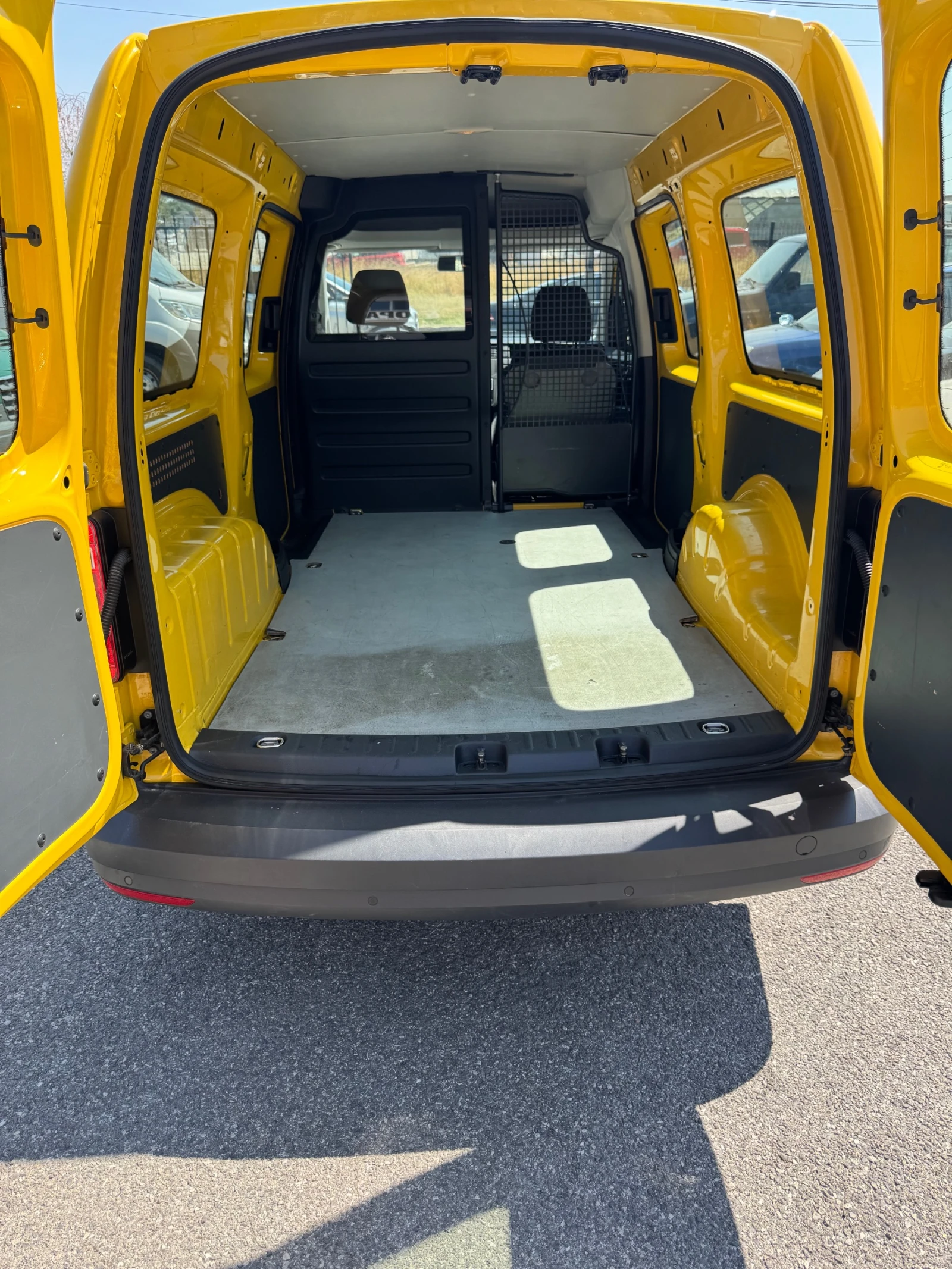 VW Caddy 2.0 TDI 4MOTION | Mobile.bg � ����������� 12