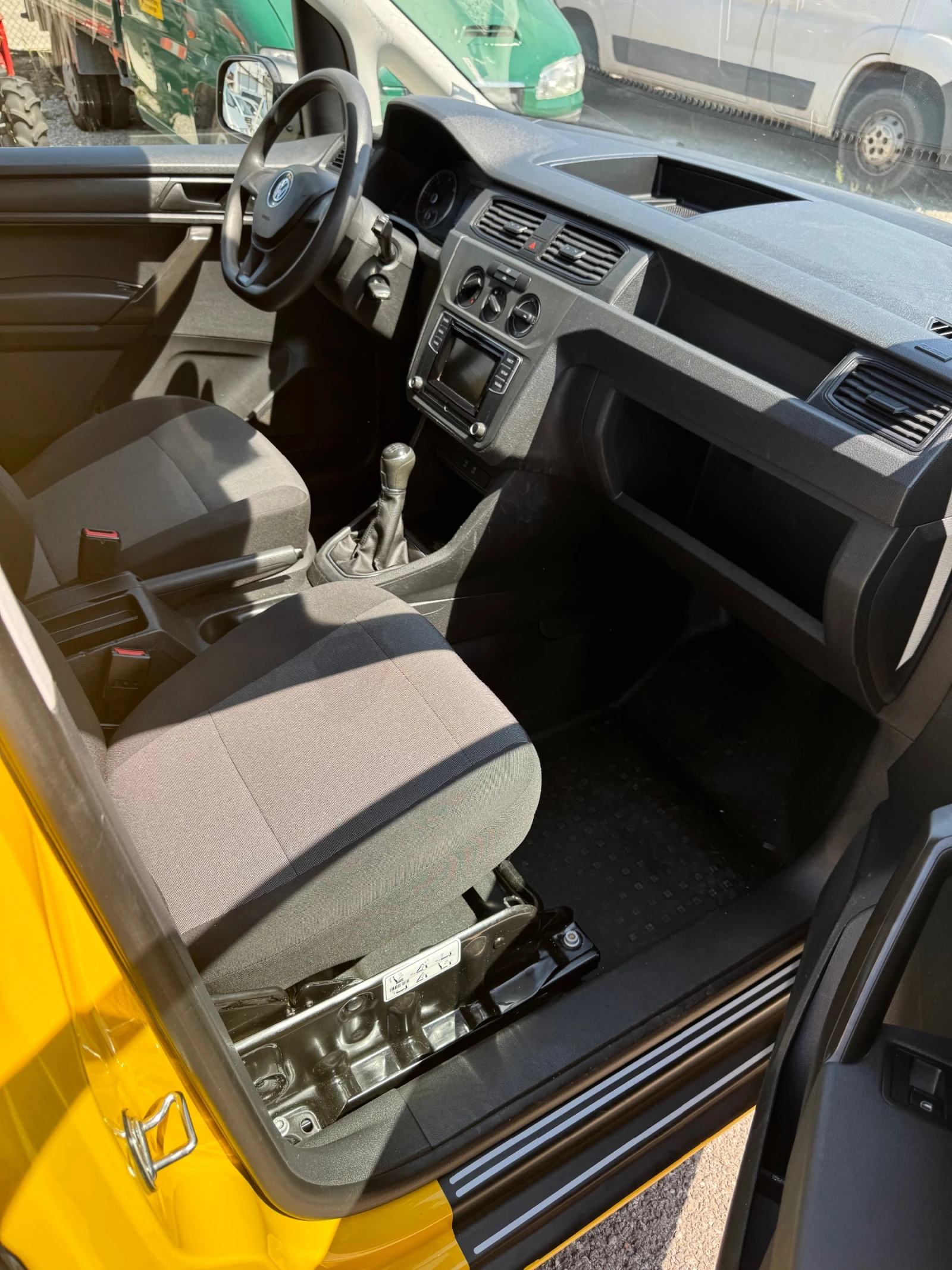 VW Caddy 2.0 TDI 4MOTION | Mobile.bg � ����������� 15