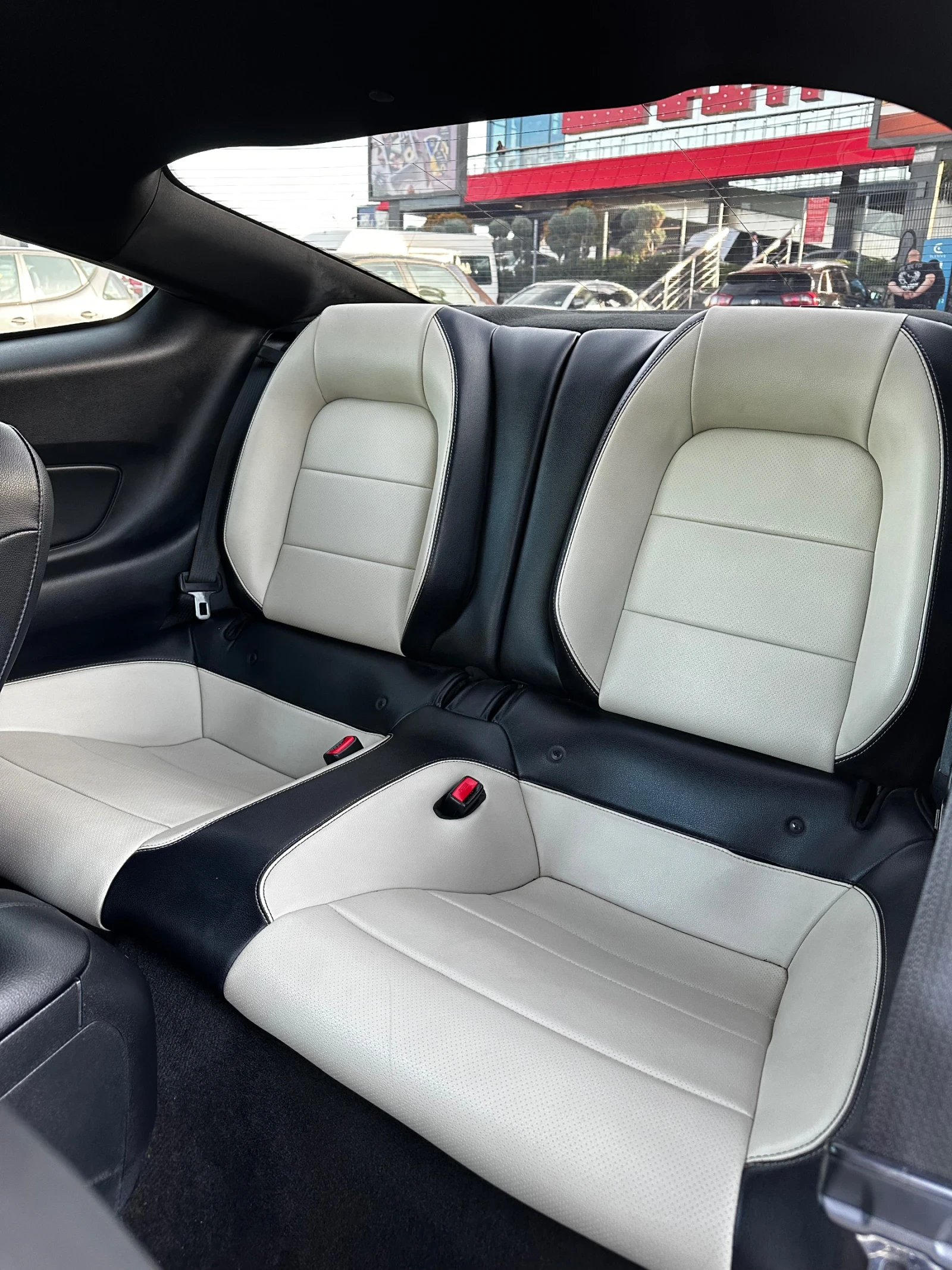 Ford Mustang 2.3 ECOBOOST - изображение 10