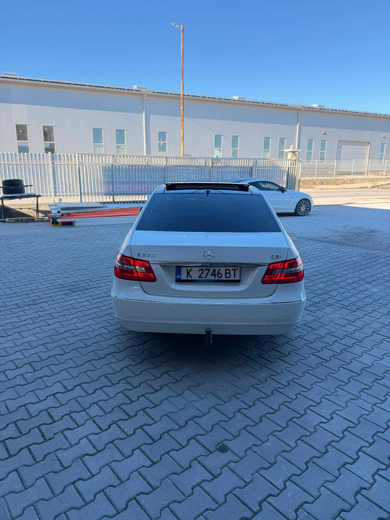 Mercedes-Benz E 220  - изображение 4