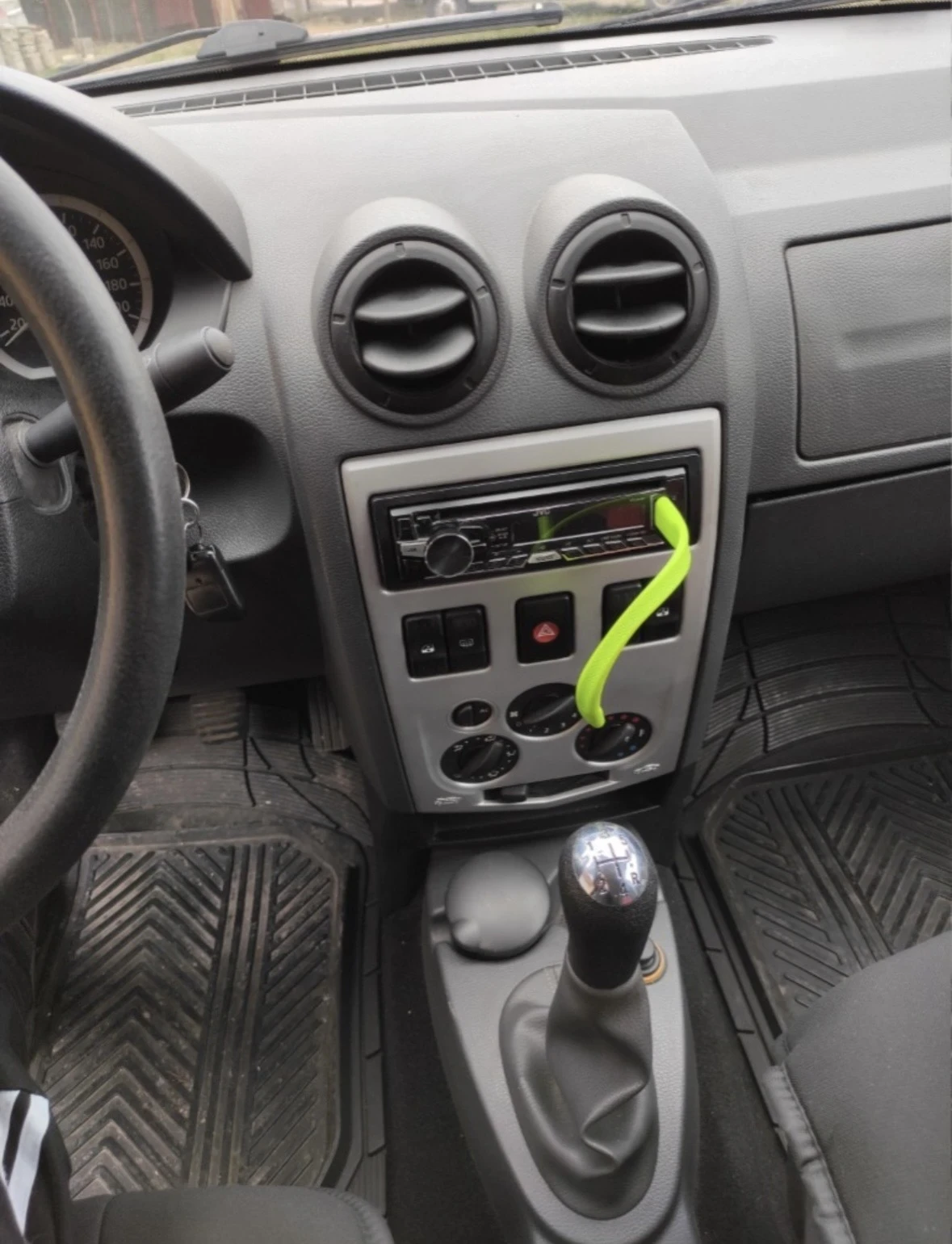 Dacia Logan 1.4 Gas - изображение 10