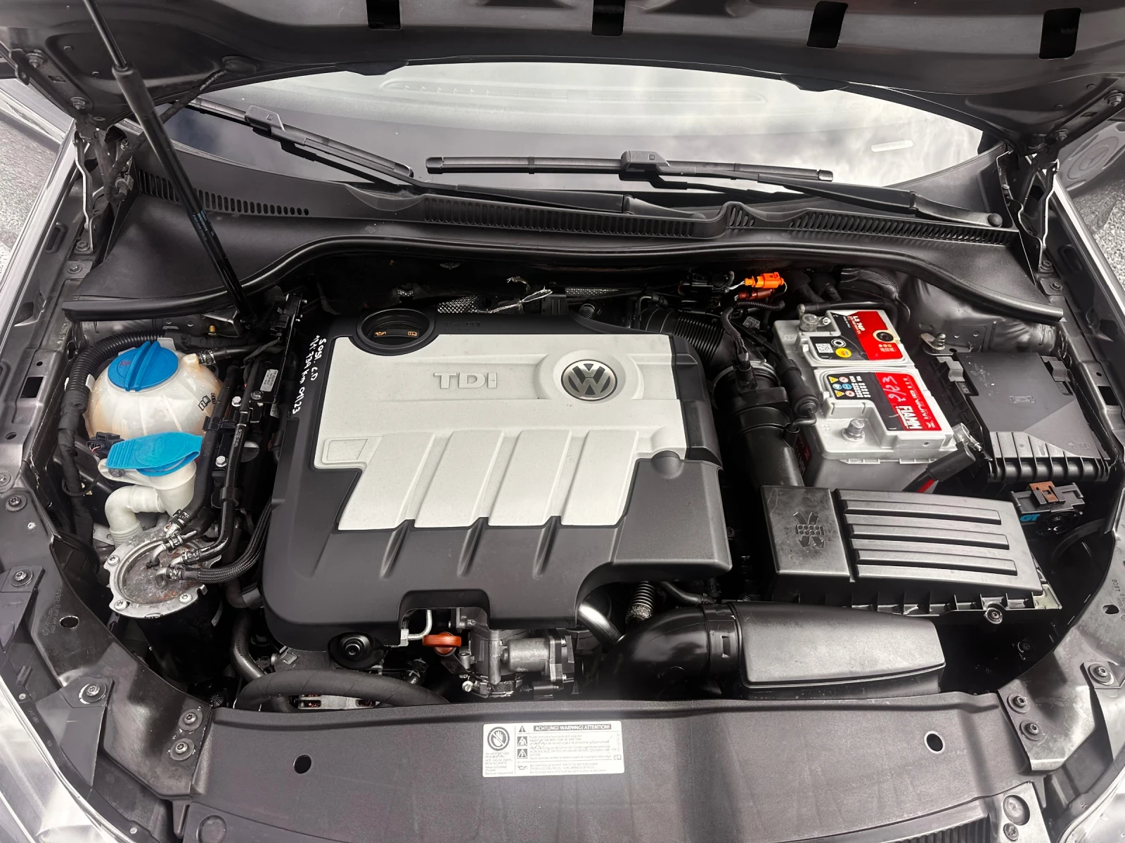 VW Golf 2.0TDI АВТОМАТ , снимка 13 - Автомобили и джипове - 54158315