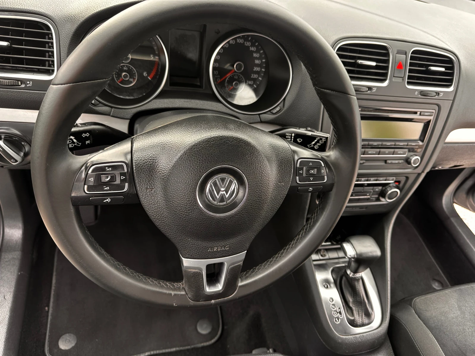 VW Golf 2.0TDI АВТОМАТ , снимка 8 - Автомобили и джипове - 54158315