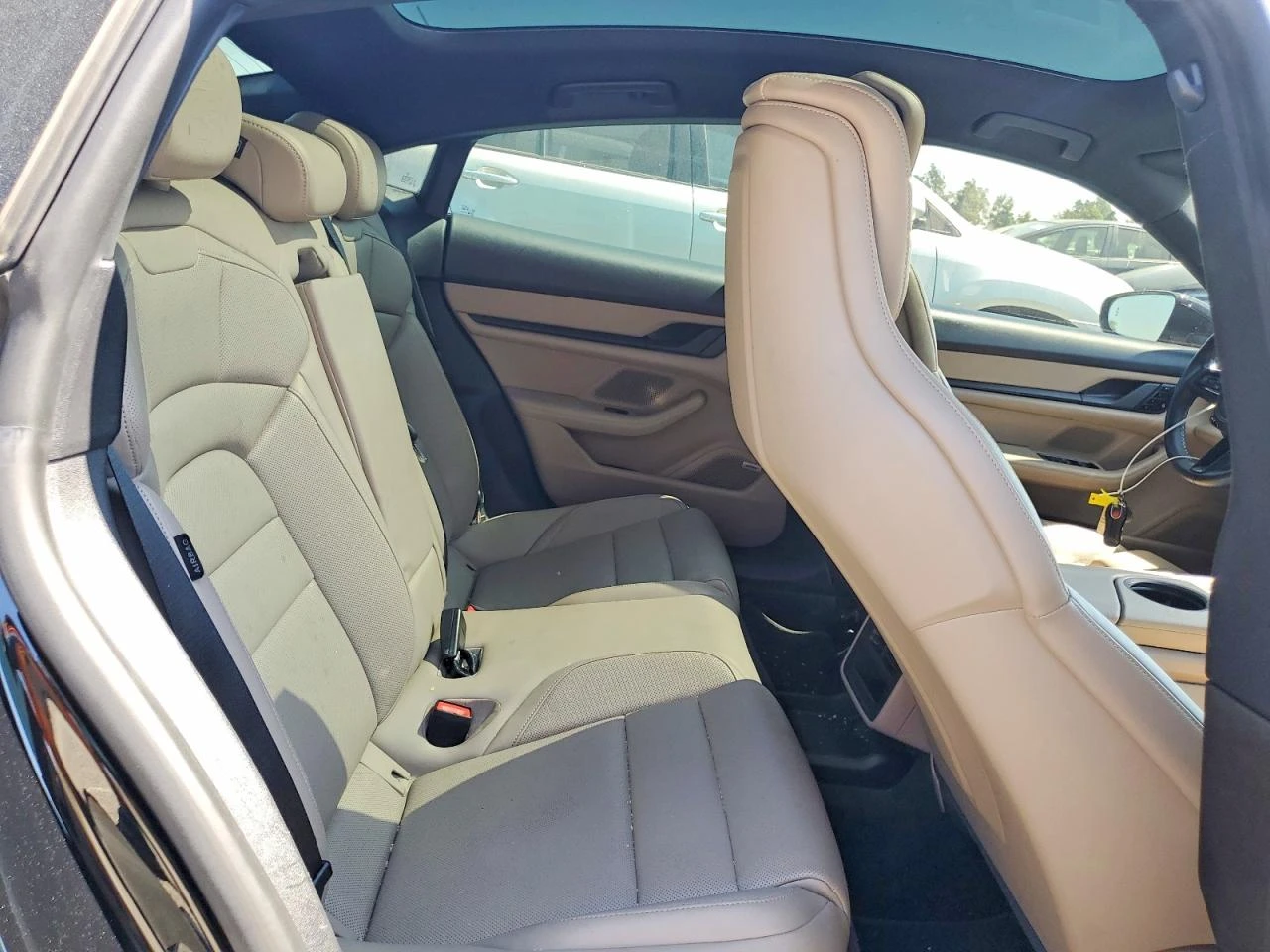 Porsche Taycan Rear-Wheel Drive, снимка 10 - Автомобили и джипове - 54324213