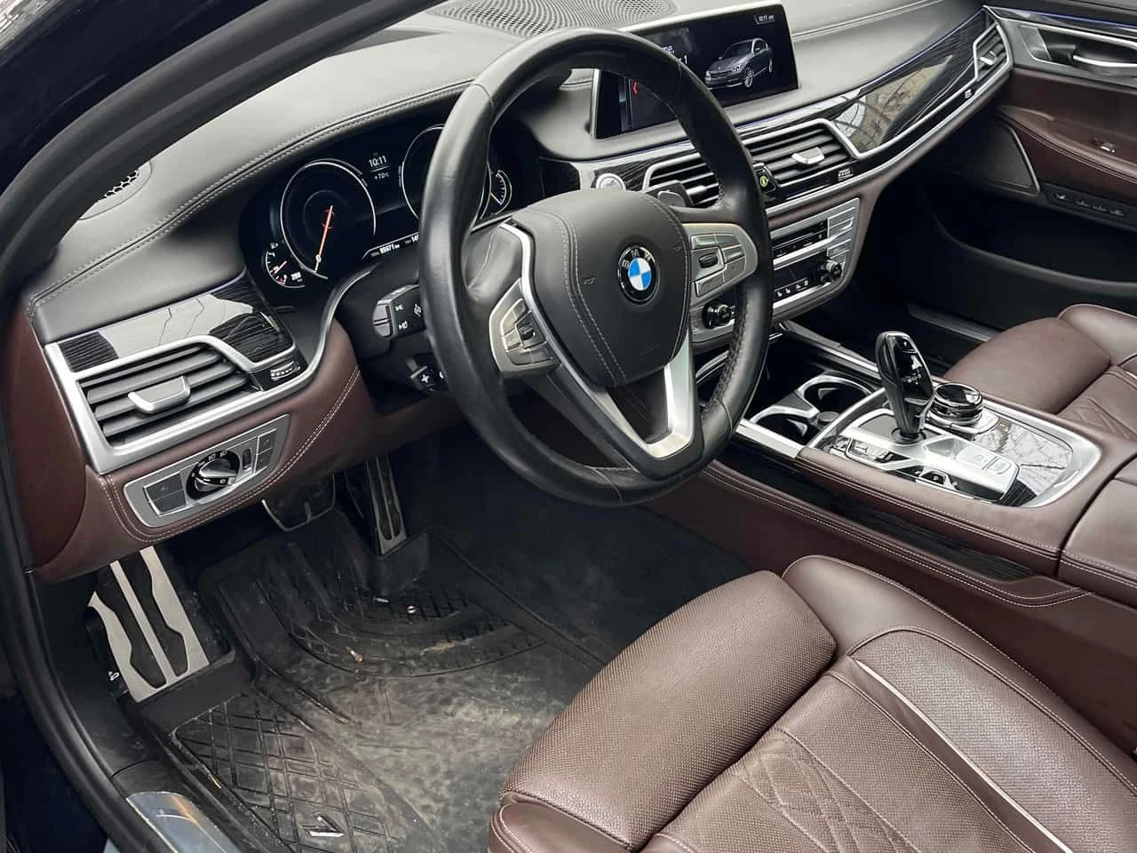 BMW 750 * xDrive * CARFAX * DIGITAL KEY * МАСАЖИ * ОБДУХ, снимка 5 - Автомобили и джипове - 54647768
