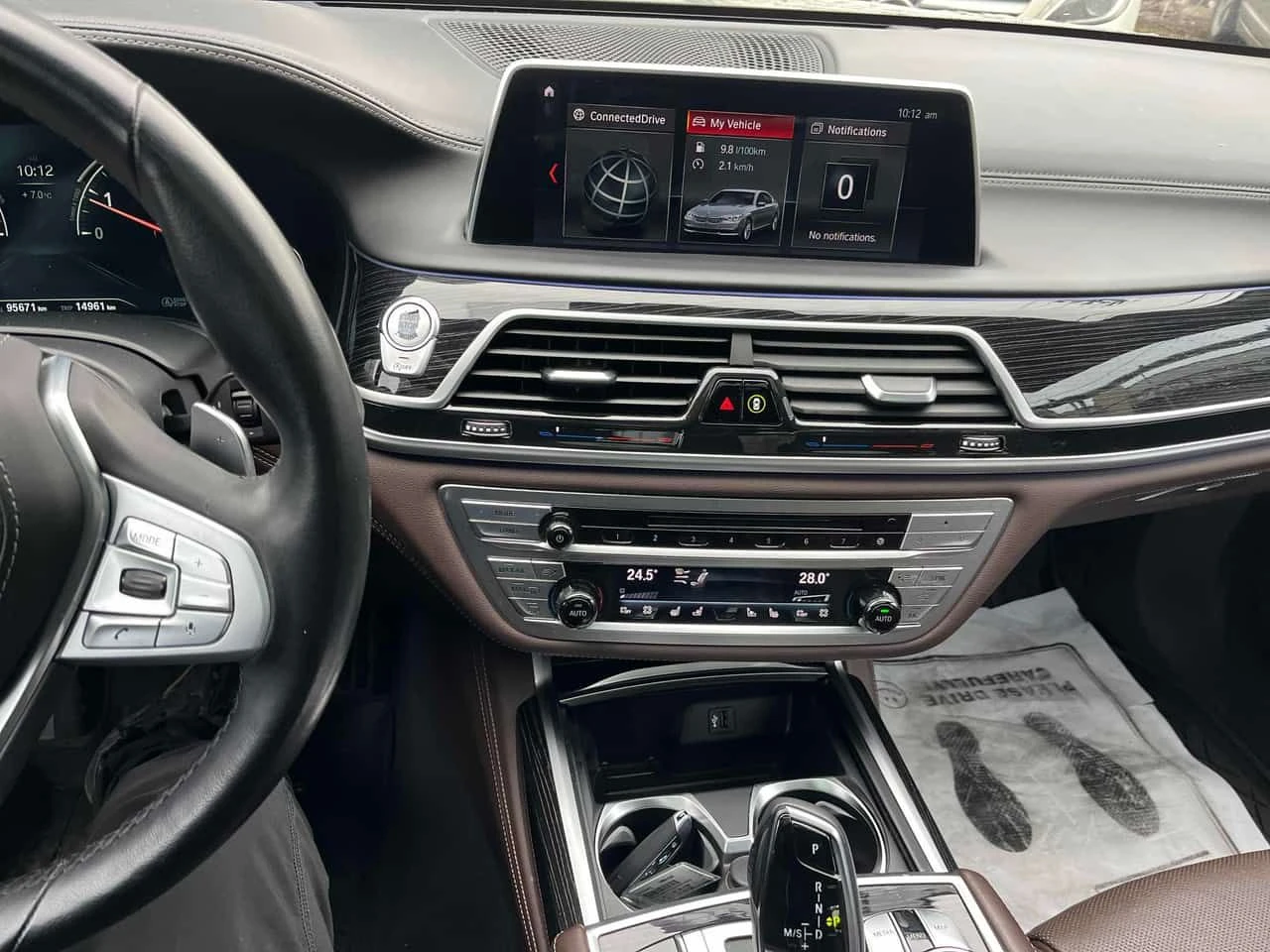 BMW 750 * xDrive * CARFAX * DIGITAL KEY * МАСАЖИ * ОБДУХ, снимка 9 - Автомобили и джипове - 54647768