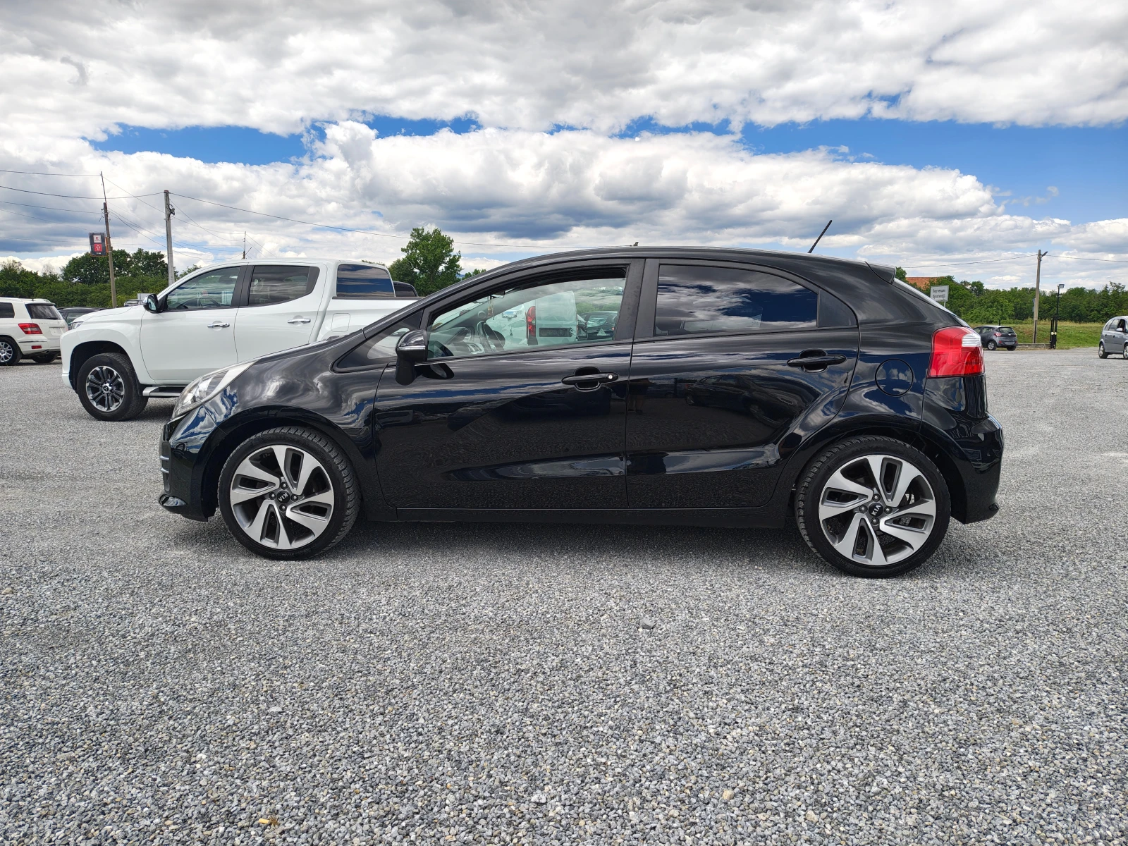 Kia Rio 1.1 CRDI, снимка 7 - Автомобили и джипове - 54892404