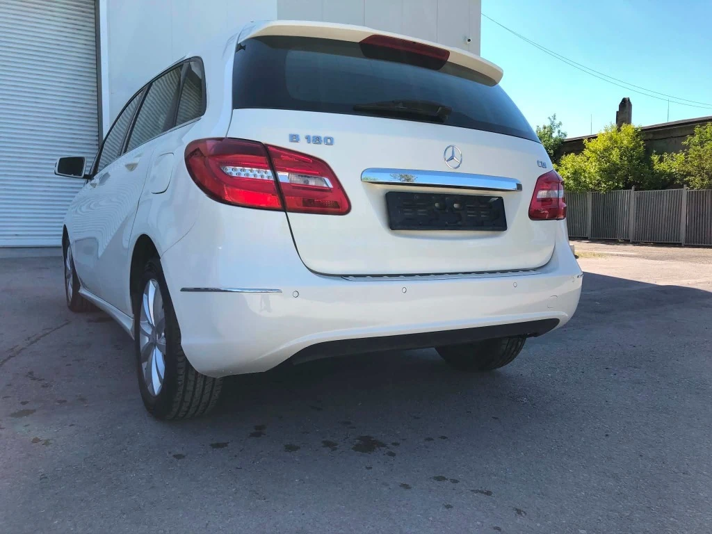 Mercedes-Benz B 180, снимка 5 - Автомобили и джипове - 54901540