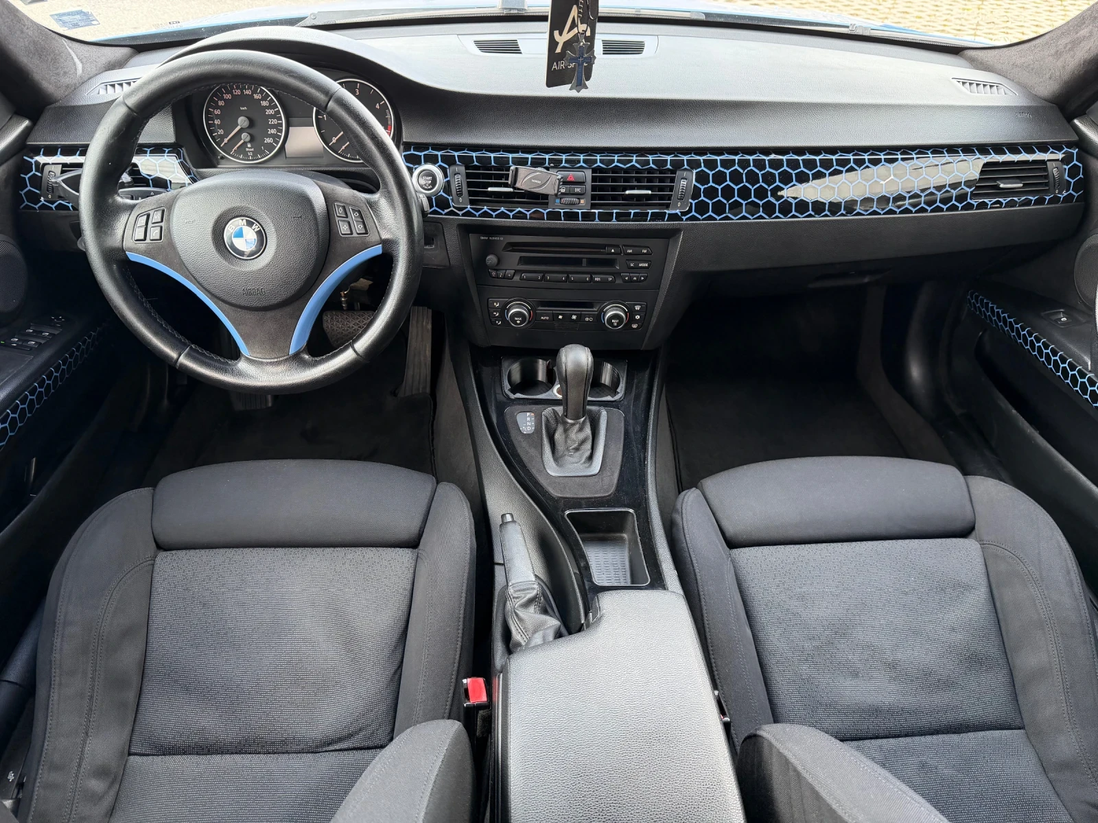 BMW 320, снимка 10 - Автомобили и джипове - 55550453