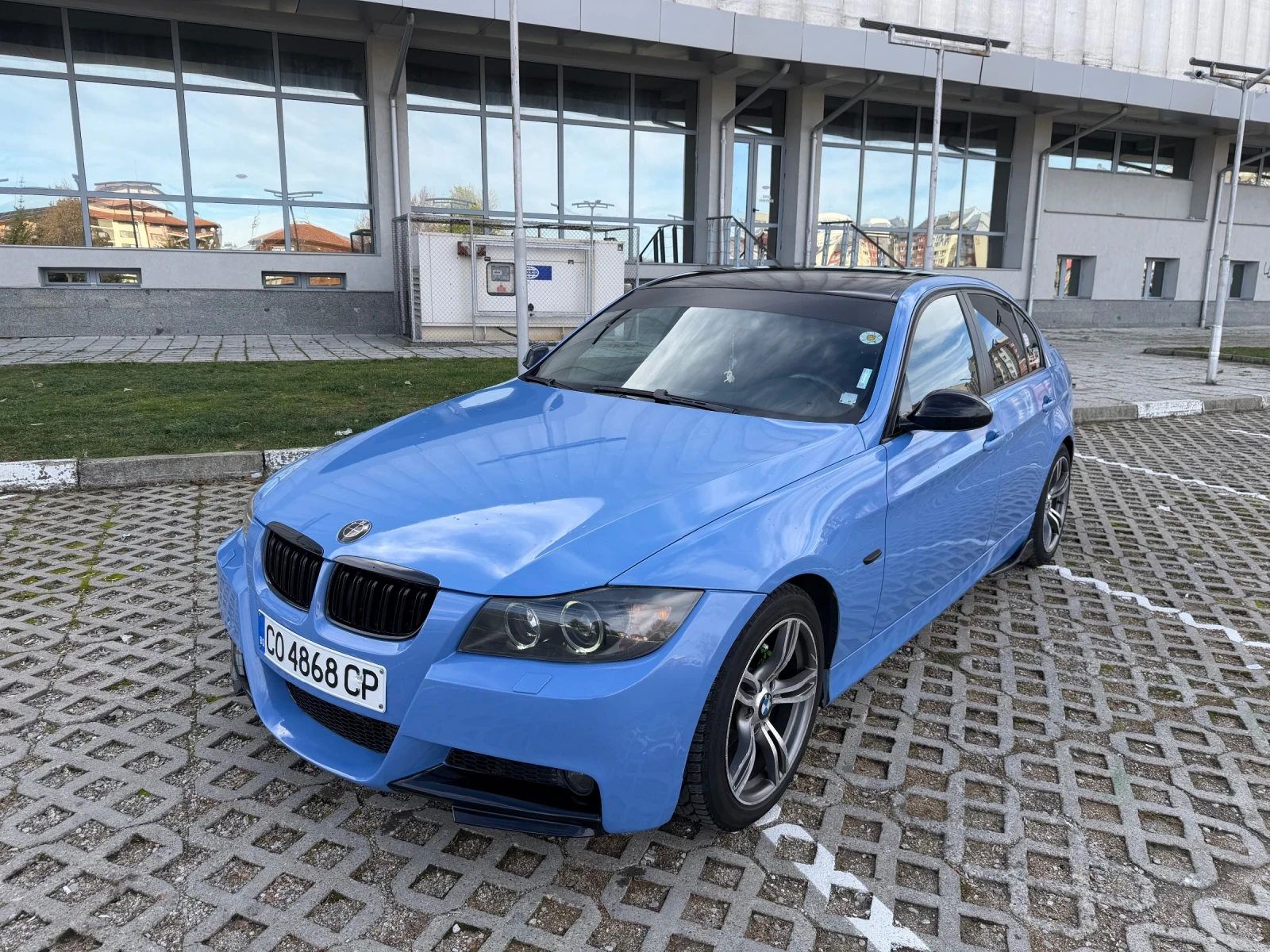 BMW 320