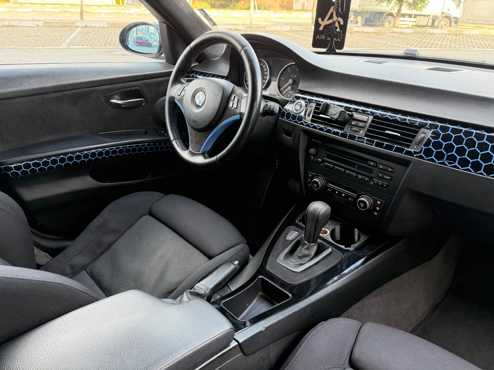 BMW 320, снимка 11 - Автомобили и джипове - 55550453