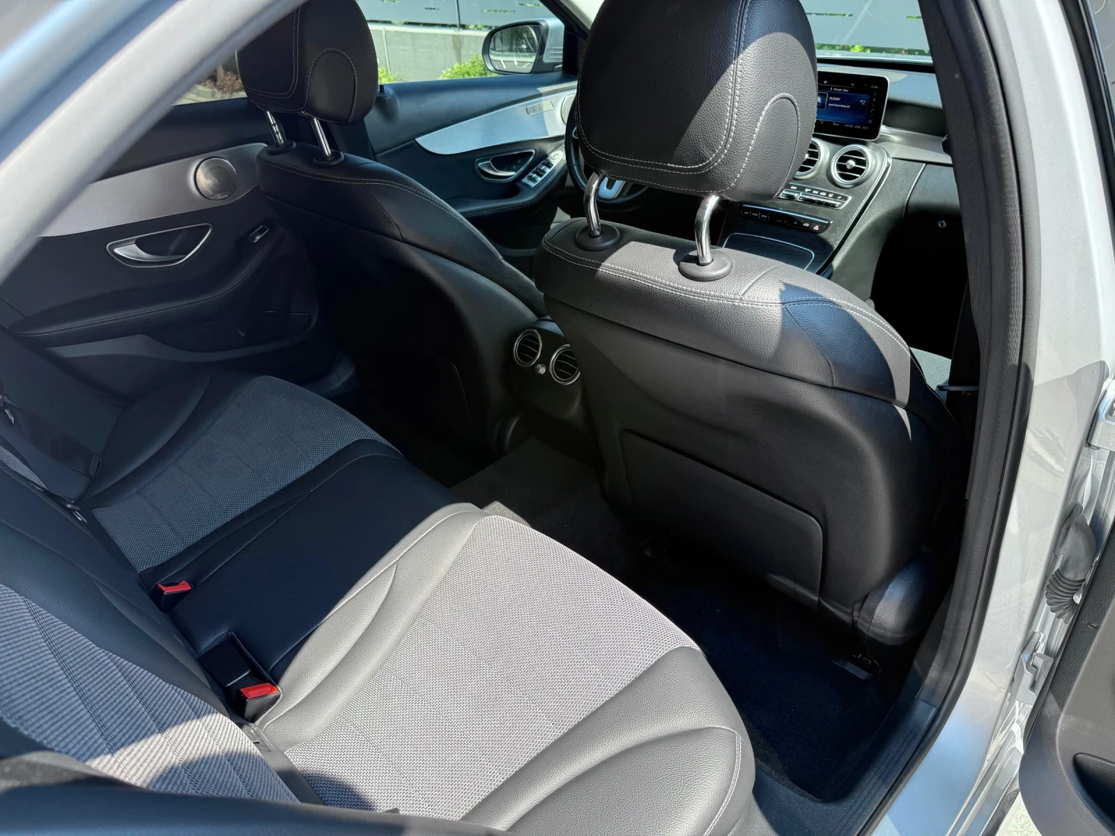 Mercedes-Benz C 220, снимка 12 - Автомобили и джипове - 55796286