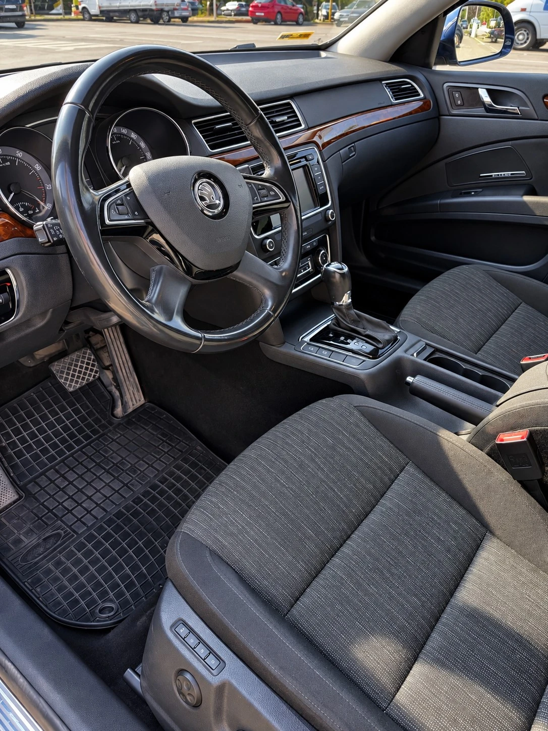 Skoda Superb II Facelift 1.8 TSI DSG, снимка 7 - Автомобили и джипове - 55967924