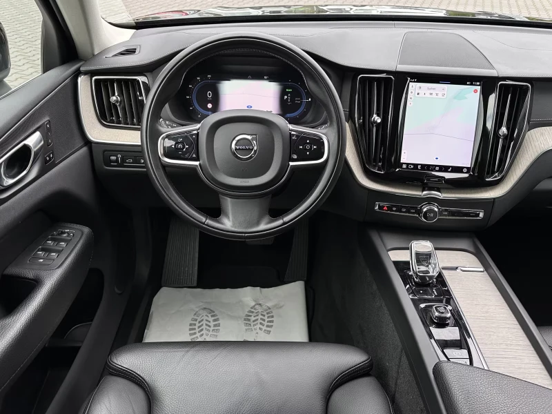 Volvo XC60 INSCRIPTION/398HP/PANO/MEMO/360/LED/DIGI/412g, снимка 11 - Автомобили и джипове - 51972014