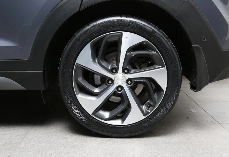 Hyundai Tucson 2.0* CRDI* 4WD* 185k.c* PREMIUM* KEYLESS* LED FULL, снимка 15 - Автомобили и джипове - 52829071