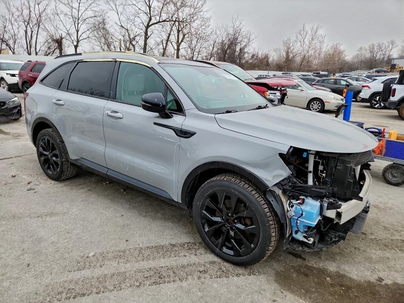 Kia Sorento 2.5L 4 Front-wheel Drive, снимка 9 - Автомобили и джипове - 53032781