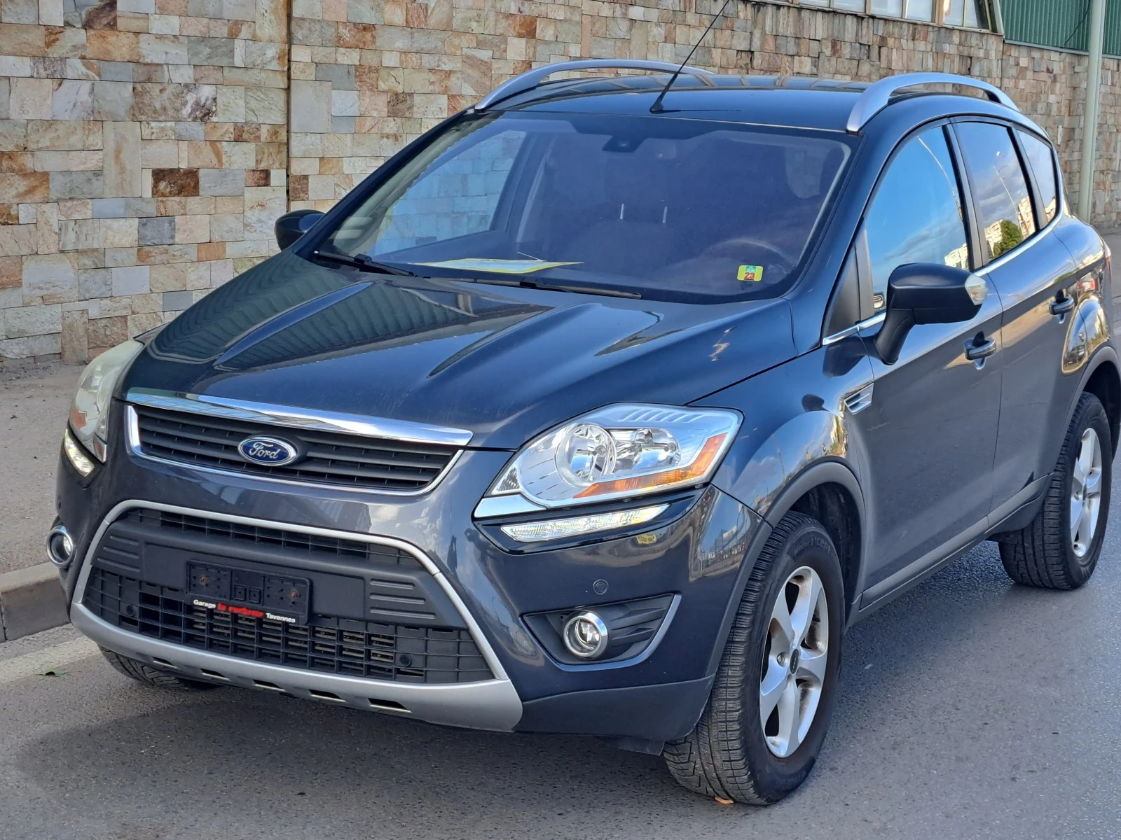 Ford Kuga 2.5T Titanium 4WD AUTOMAT  - изображение 2