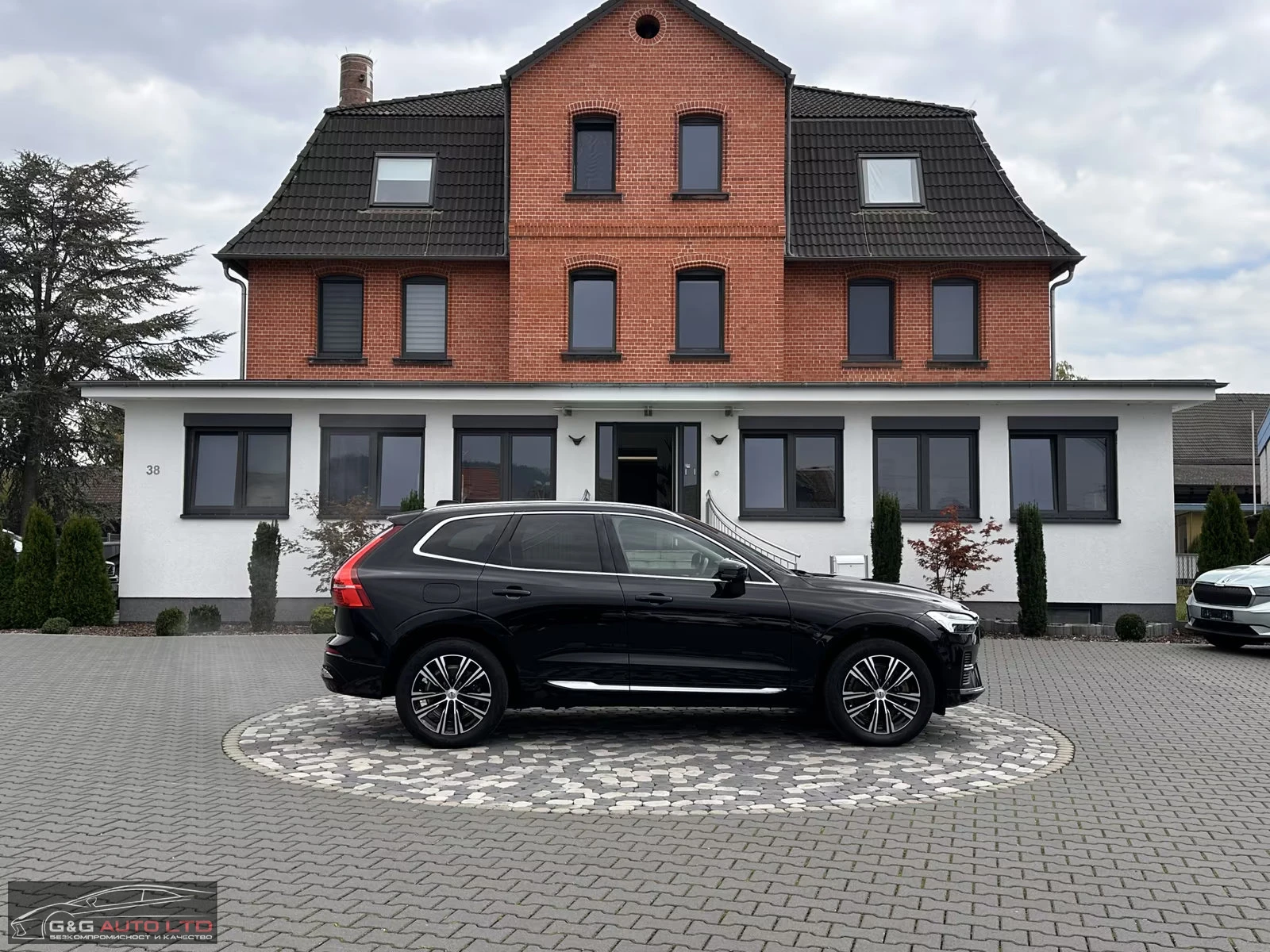 Volvo XC60 INSCRIPTION/398HP/PANO/MEMO/360/LED/DIGI/412g - изображение 6
