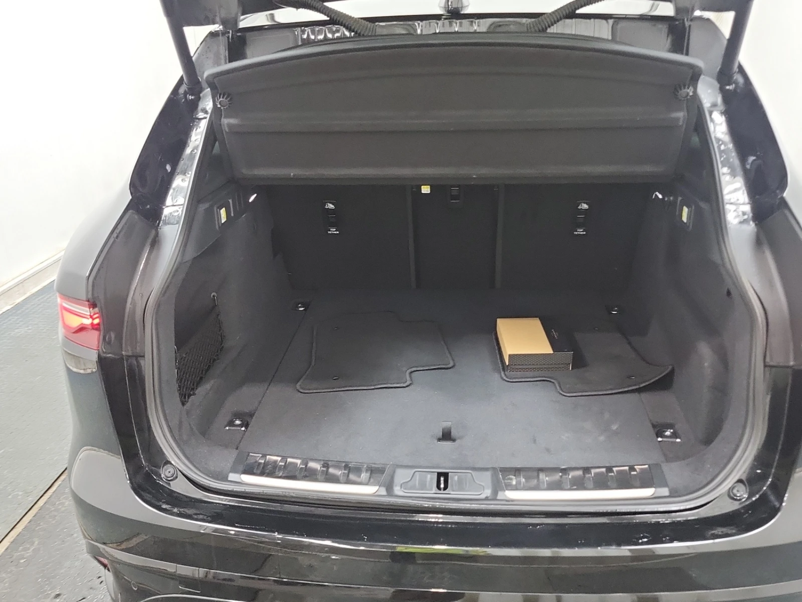 Jaguar F-PACE R-Dynamic S P250 - изображение 8