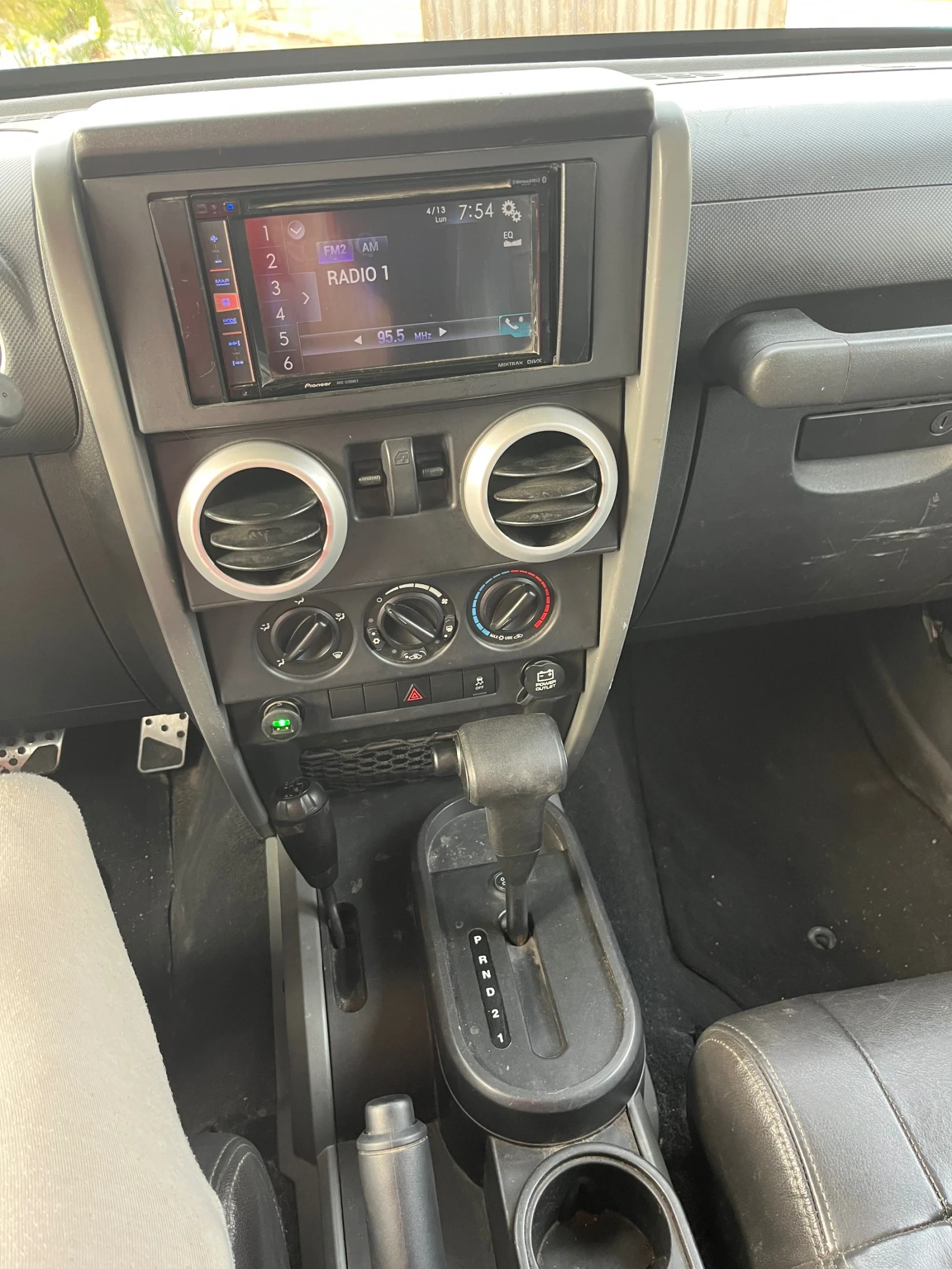 Jeep Wrangler Sahara 3.8, снимка 9 - Автомобили и джипове - 54033986