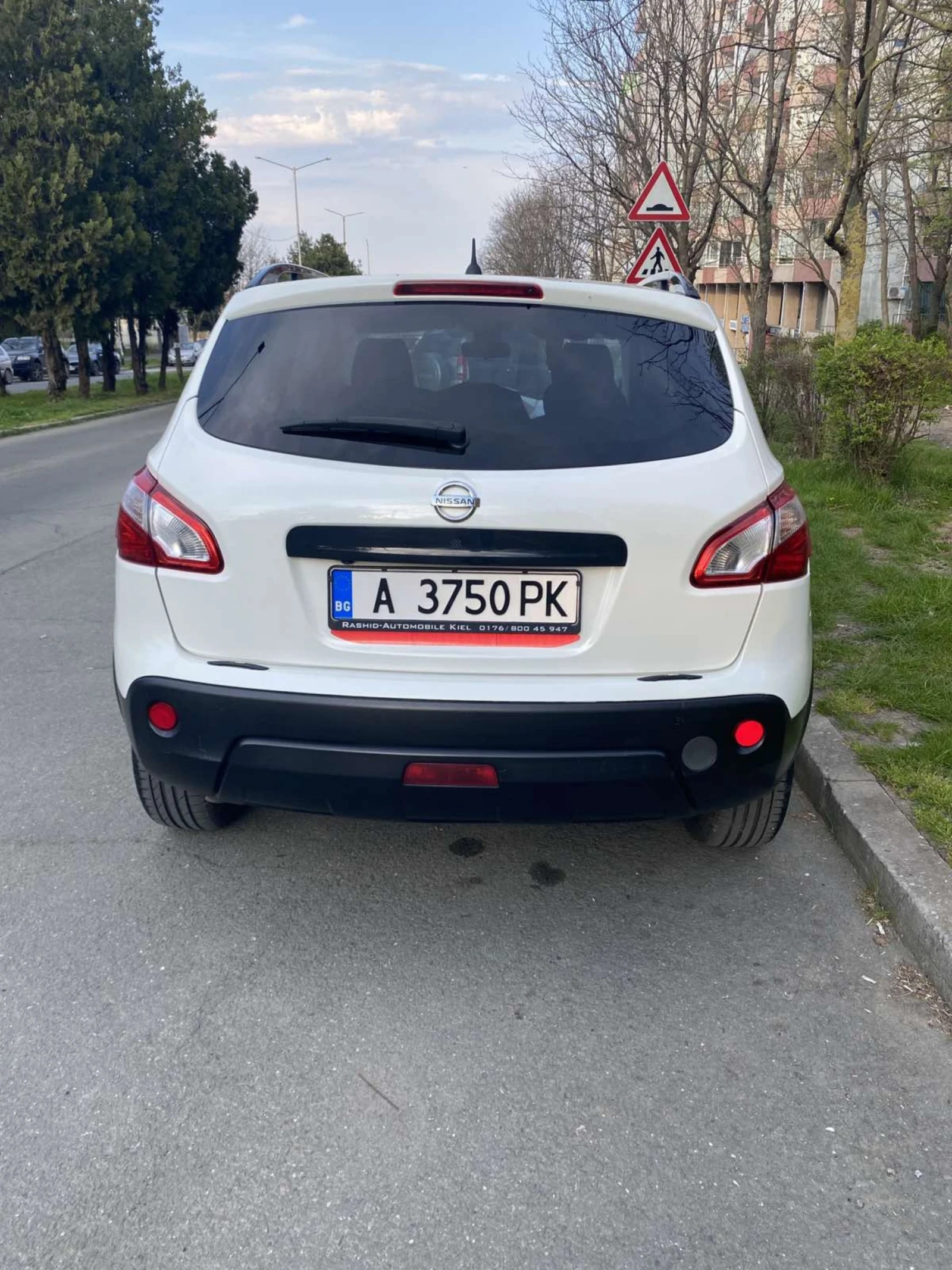 Nissan Qashqai, снимка 8 - Автомобили и джипове - 54335404