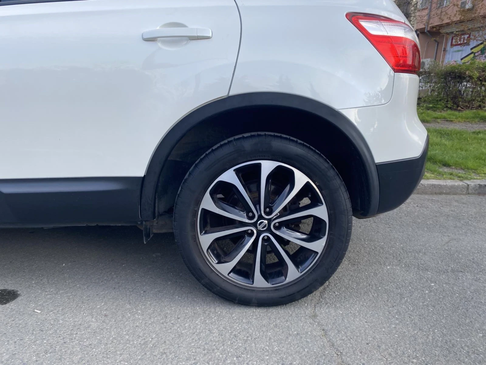 Nissan Qashqai, снимка 7 - Автомобили и джипове - 54335404