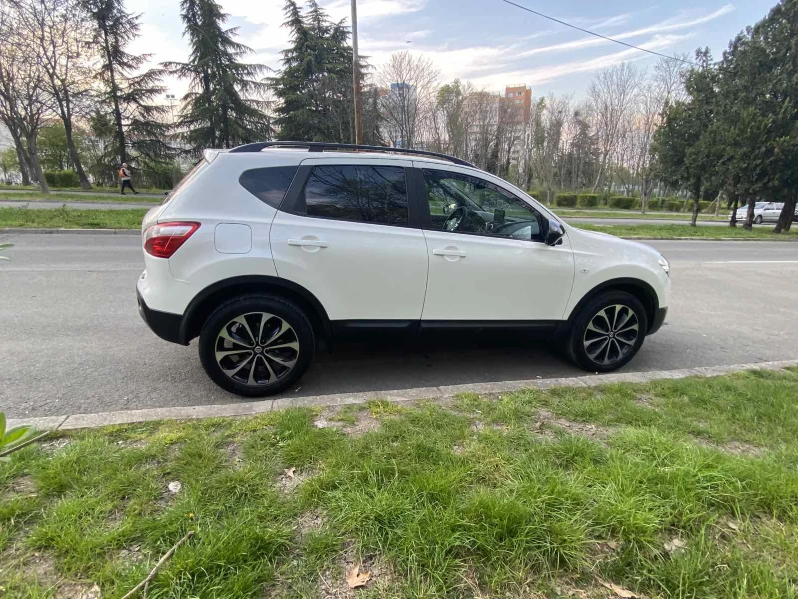 Nissan Qashqai, снимка 4 - Автомобили и джипове - 54335404