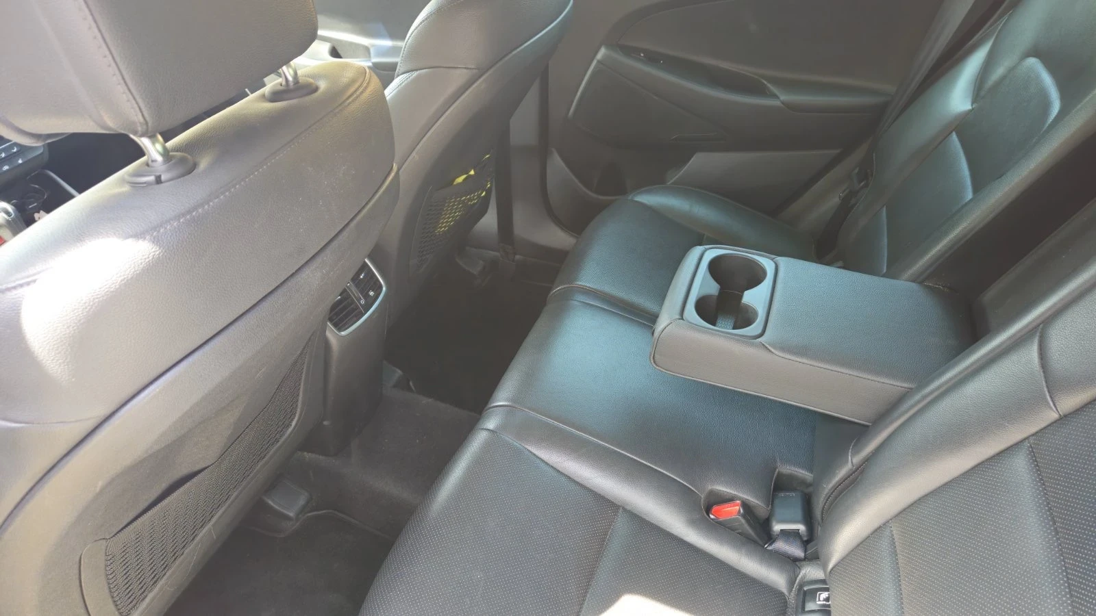 Hyundai Tucson 2.0 CRDI 4x4, снимка 6 - Автомобили и джипове - 54460214
