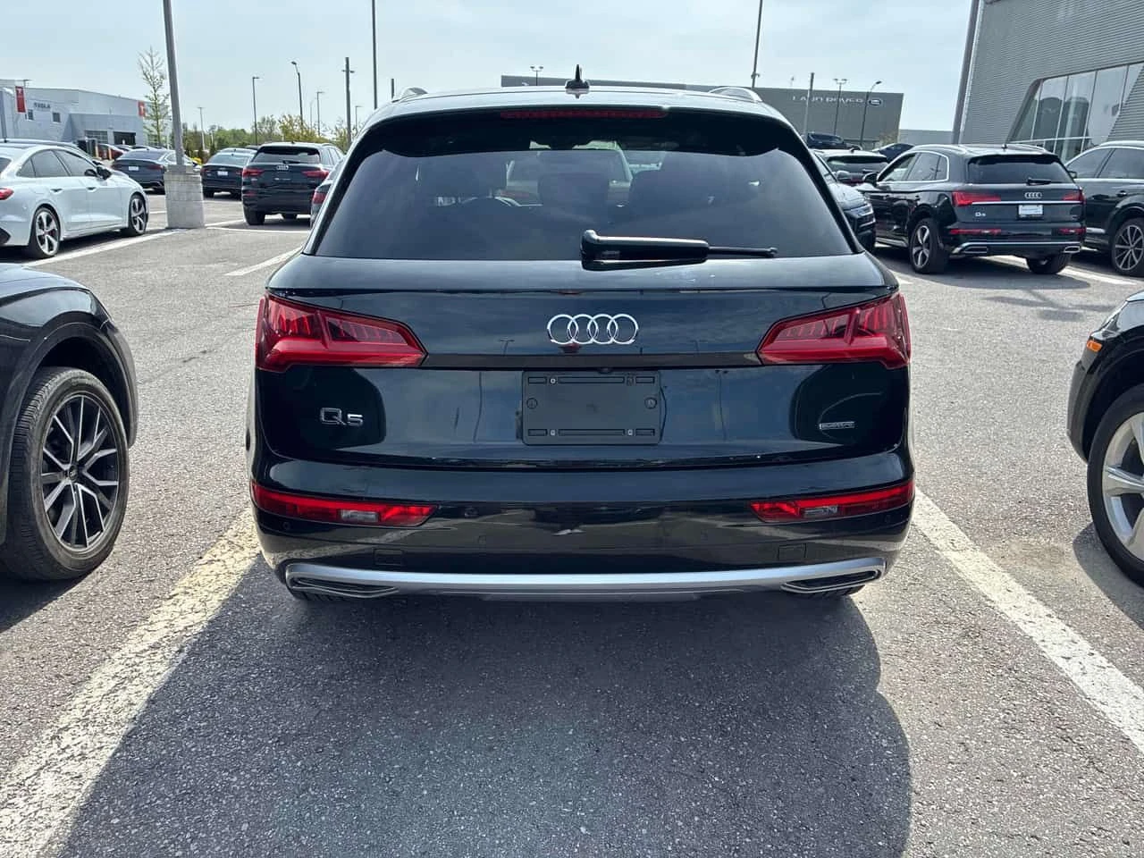 Audi Q5 Komfort /ПОДГРЕВ/КЛИП/CARFAX/ФИНАНСИРАНЕ, снимка 5 - Автомобили и джипове - 54663213