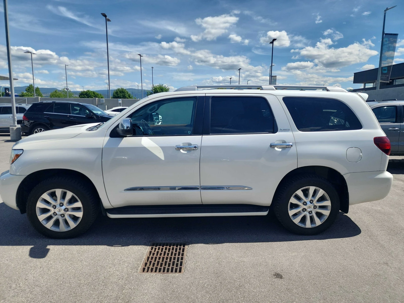 Toyota Sequoia PLATINUM 4WD * * CARFAX * * АВТО КРЕДИТ * * , снимка 4 - Автомобили и джипове - 54793493