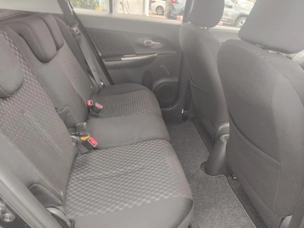 Toyota Urban Cruiser 1.3 , снимка 8 - Автомобили и джипове - 55053445