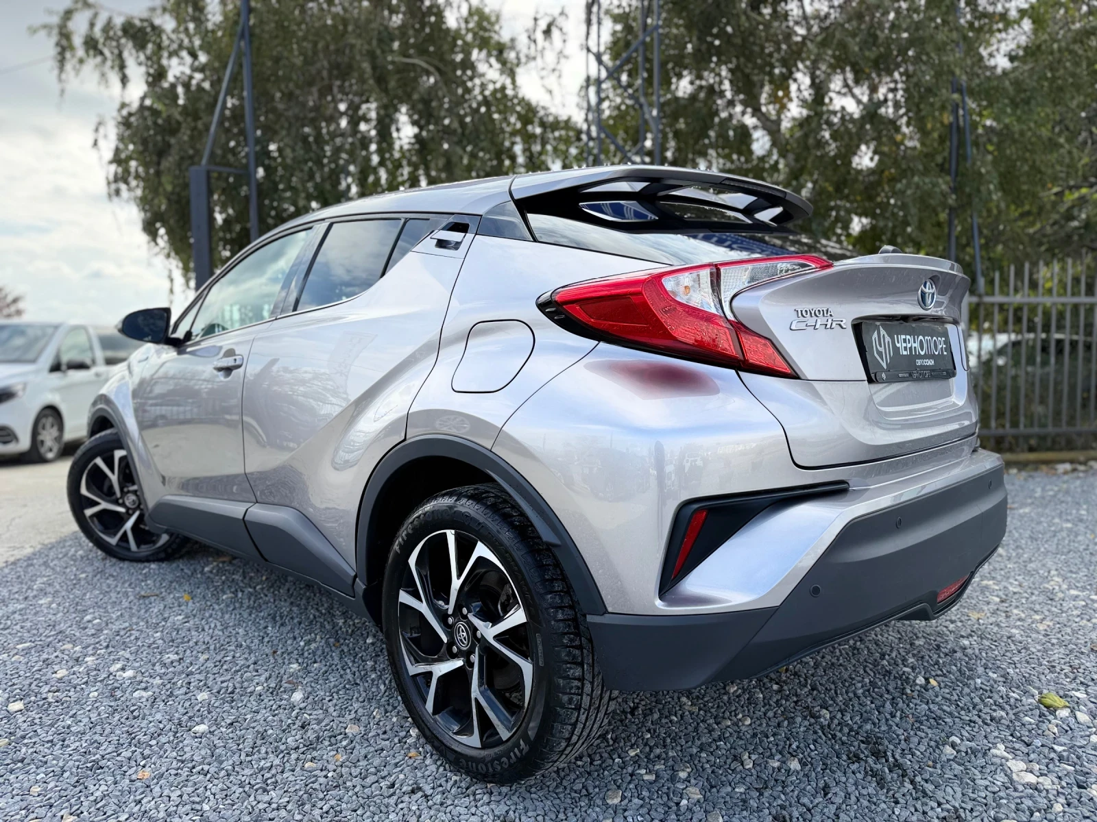Toyota C-HR 1.8 Hybrid Active Style E-CVT, снимка 4 - Автомобили и джипове - 56725663